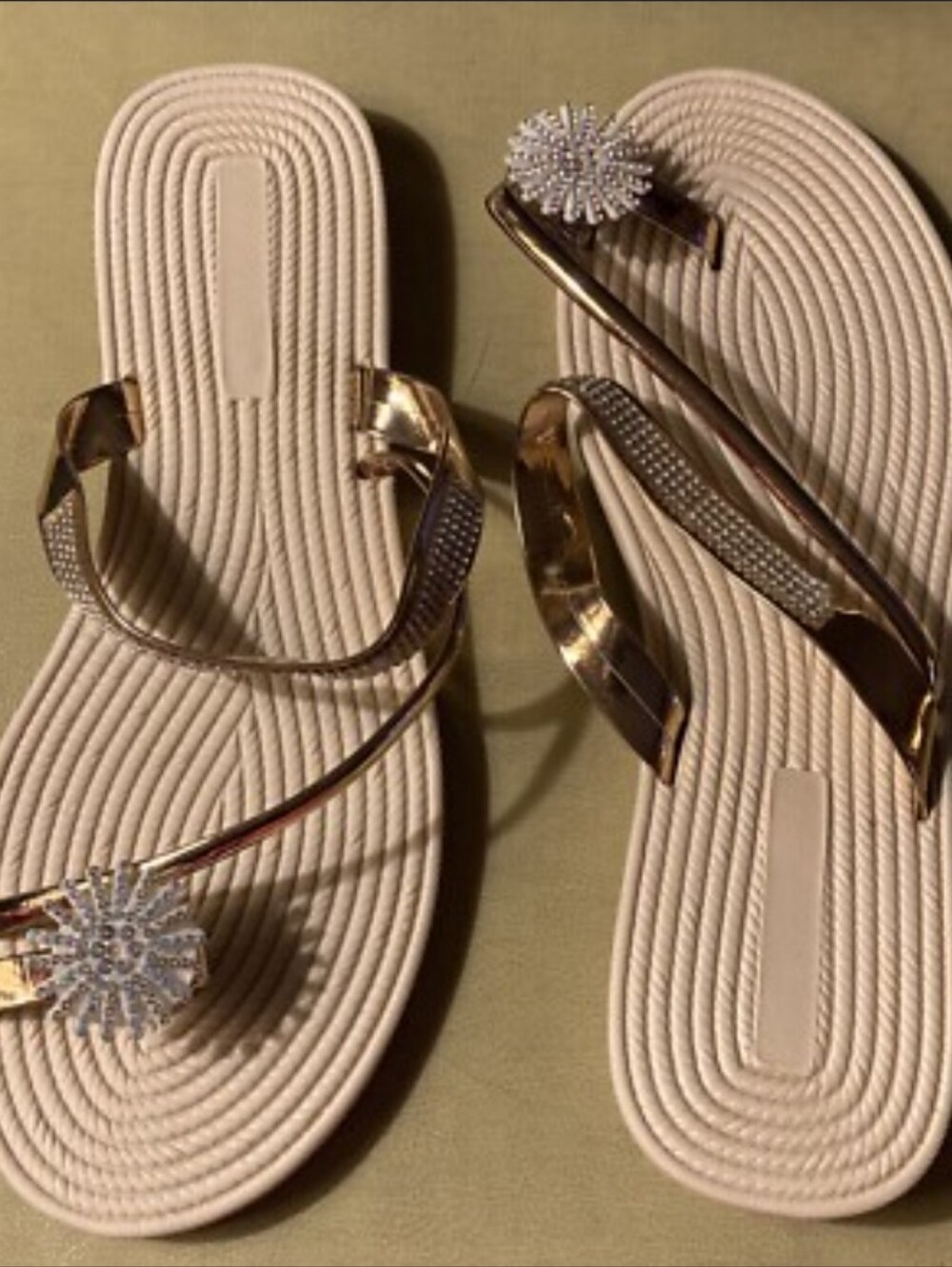 New Rhinestone Flat Sandals - Picture 7 of 7
